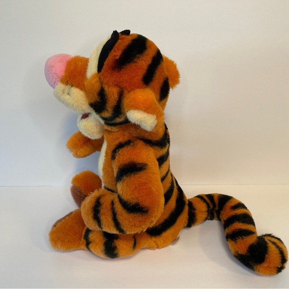 Mattel Vintage 1998 Disney Tigger Stuffed Animal Plush - Picture 4 of 9